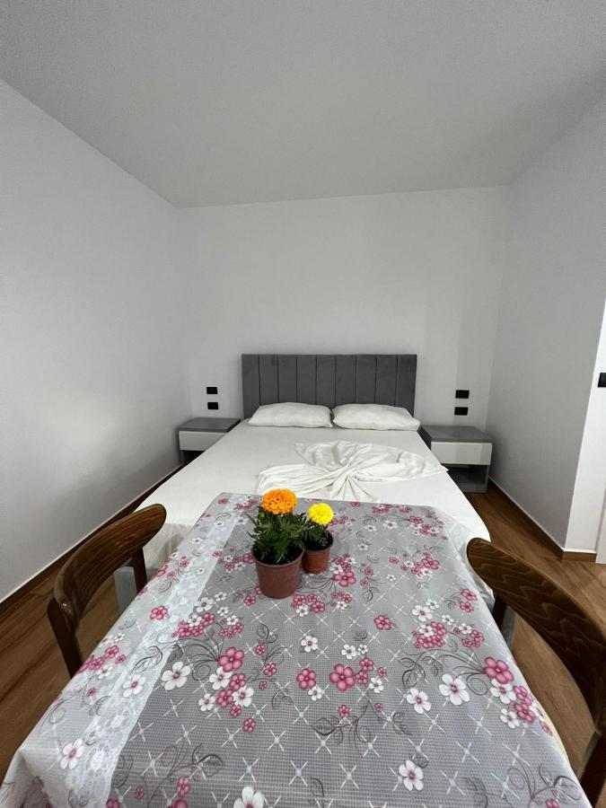 Hotel Vila Herta Durres Exterior photo